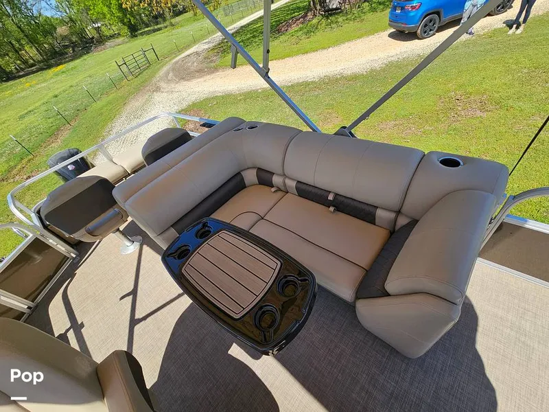 Slide: The Image of Sun Tracker SF 22 DLX 2023 - 15331487