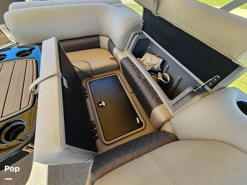 Slide: The Image of Sun Tracker SF 22 DLX 2023 - 15331491