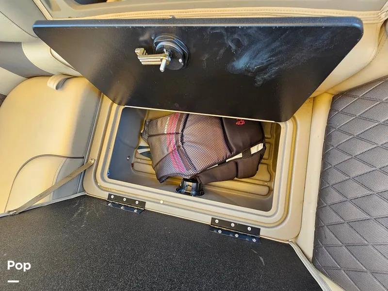 Slide: The Image of Sun Tracker SF 22 DLX 2023 - 15331492