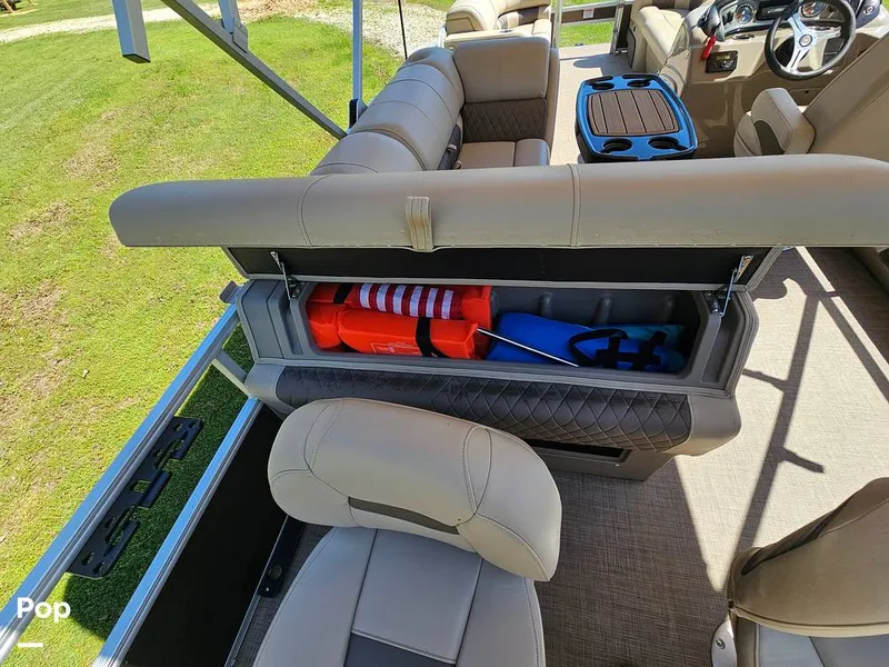 Slide: The Image of Sun Tracker SF 22 DLX 2023 - 15331499