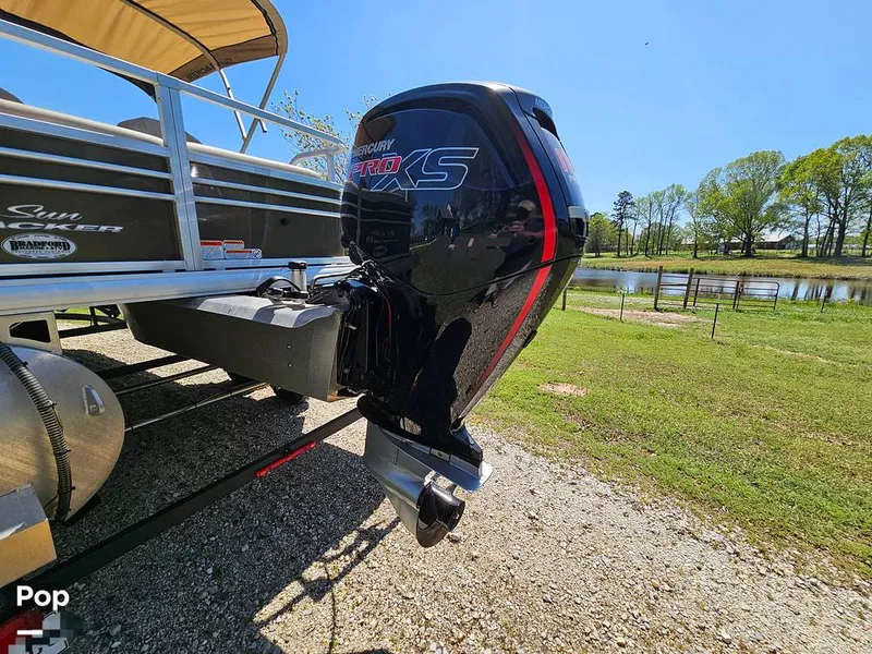 Slide: The Image of Sun Tracker SF 22 DLX 2023 - 15331525