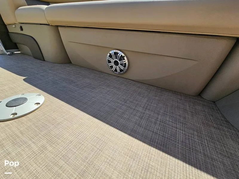 Slide: The Image of Sun Tracker SF 22 DLX 2023 - 15331466