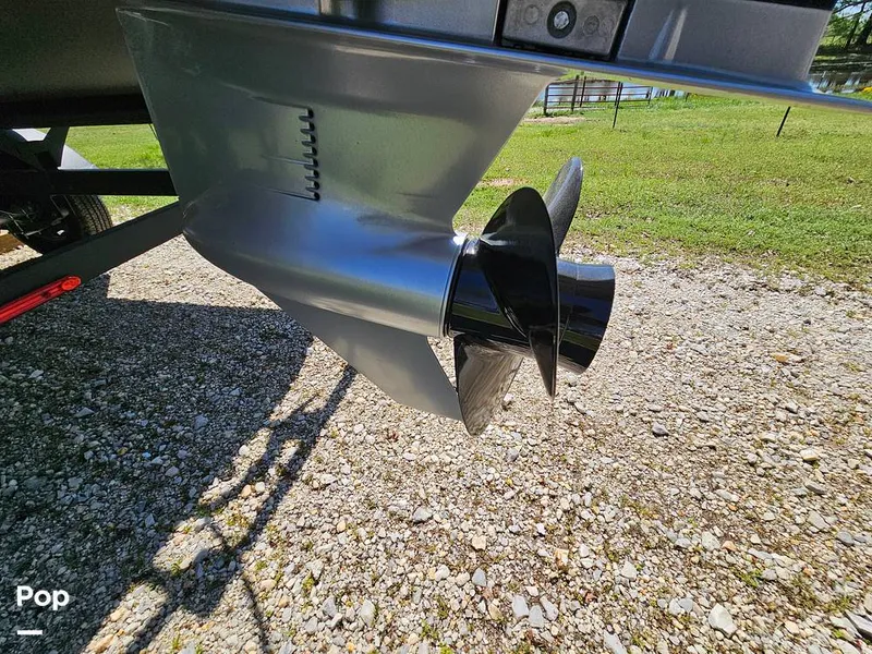 Slide: The Image of Sun Tracker SF 22 DLX 2023 - 15331528