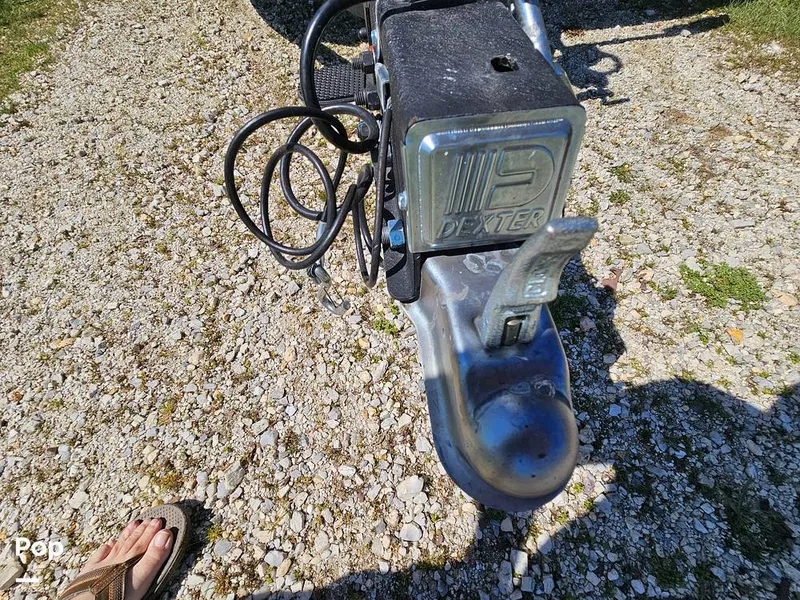 Slide: The Image of Sun Tracker SF 22 DLX 2023 - 15331534