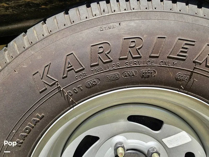 Slide: The Image of Sun Tracker SF 22 DLX 2023 - 15331771