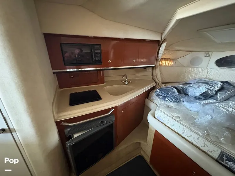 Slide: The Image of Galley/sink/refrigerator/microwave/cook Top - 15351498