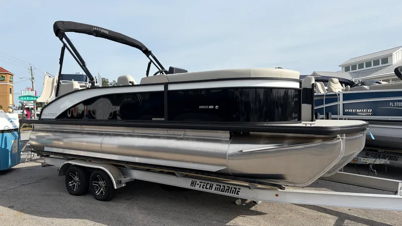 The Image of Harris Breeze 230 2026 - 0