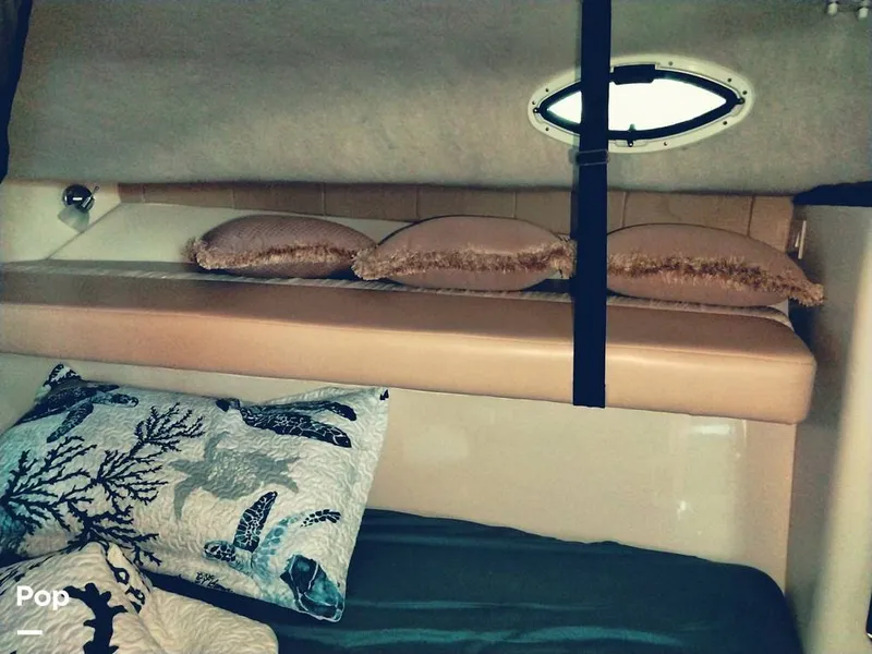 Slide: The Image of V Berth - 15309852