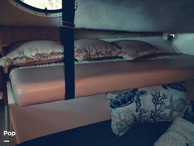 Slide: The Image of V Berth - 15309854