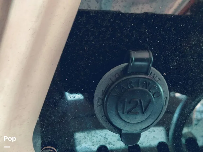 Slide: The Image of 12 V DC Outlets - 15309760