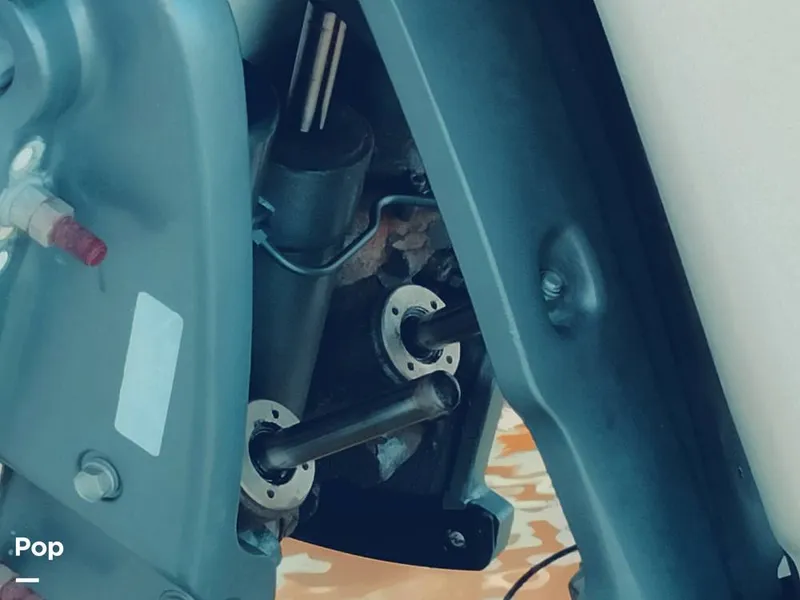 Slide: The Image of Trim And Tilt Unit Port - 15307914