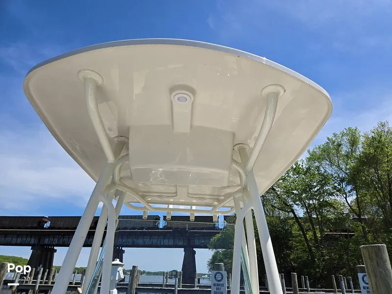 Slide: The Image of Sailfish 220 CC 2024 - 15385805