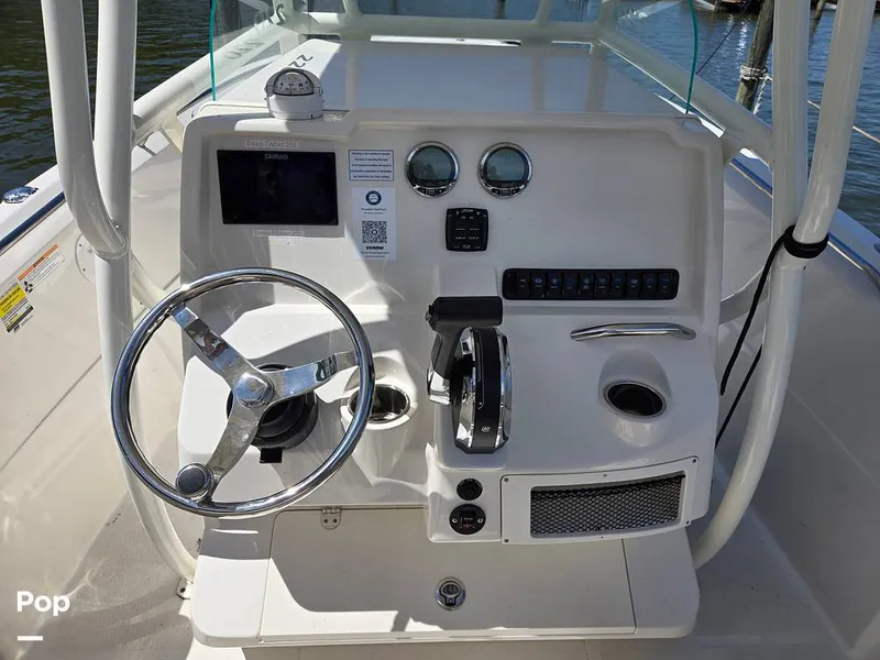 Slide: The Image of Sailfish 220 CC 2024 - 15385705