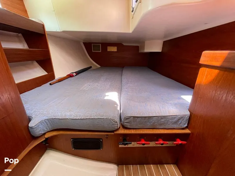 Slide: The Image of Beneteau Moorings 405 1992 - 15446287