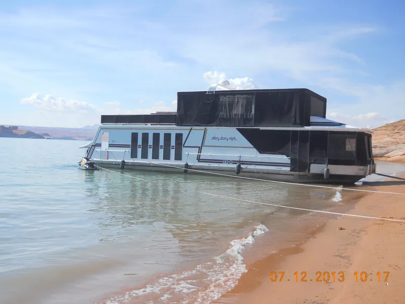 The Image of Navigator Showboat 2000 - 0