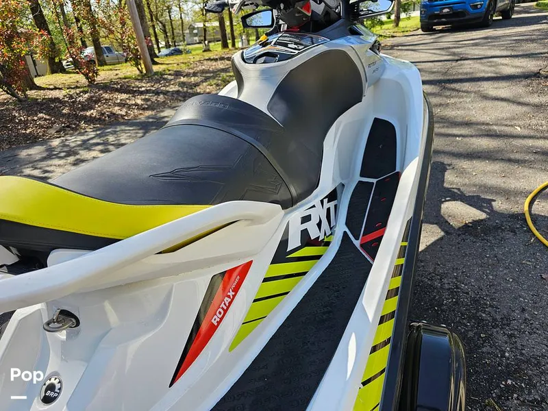 Slide: The Image of Sea-Doo RXT 300 2016 - 15328265