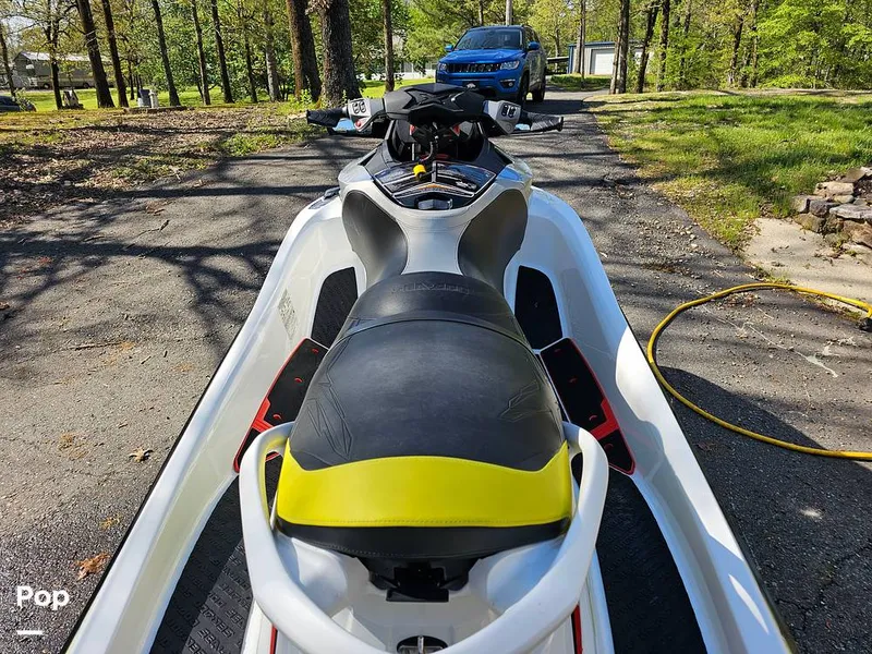 Slide: The Image of Sea-Doo RXT 300 2016 - 15328256