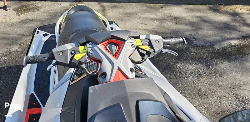 Slide: The Image of Sea-Doo RXT 300 2016 - 15328257