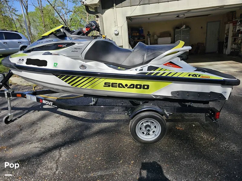 Slide: The Image of Sea-Doo RXT 300 2016 - 15328259