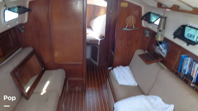 Slide: The Image of Aloha 8.5 1986 - 15564477