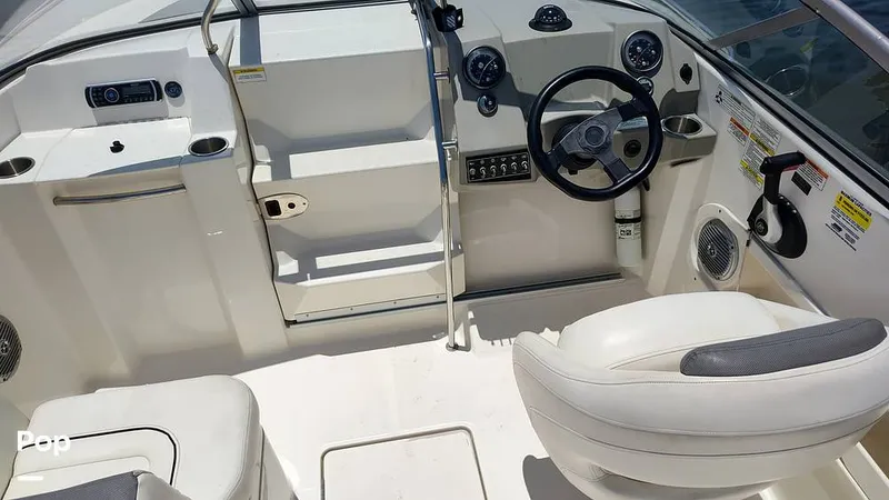 Slide: The Image of Bayliner 642OV 2015 - 15542704