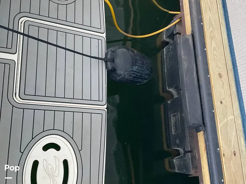 Slide: The Image of Sea Ray 310 Sundancer 1998 - 15670183