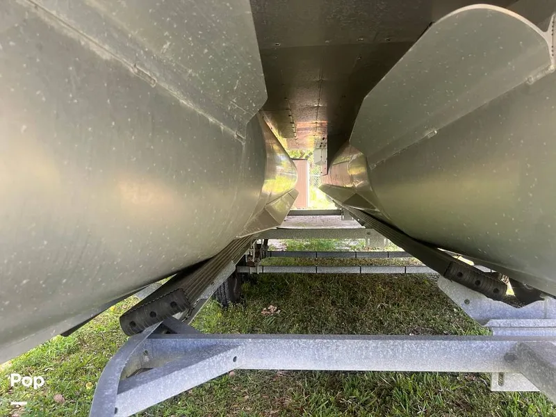 Slide: The Image of Sylvan Mirage 8520 Cruise-N-Fish 2019 - 15473426