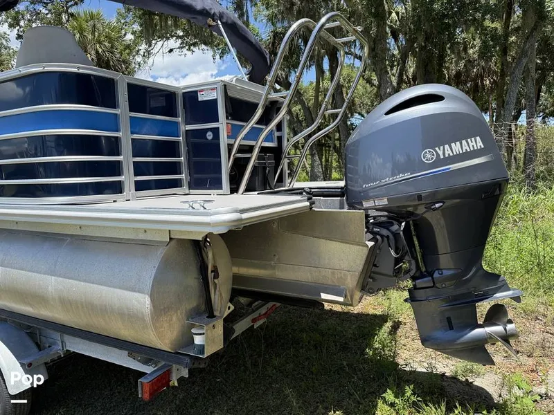 Slide: The Image of Sylvan Mirage 8520 Cruise-N-Fish 2019 - 15473434