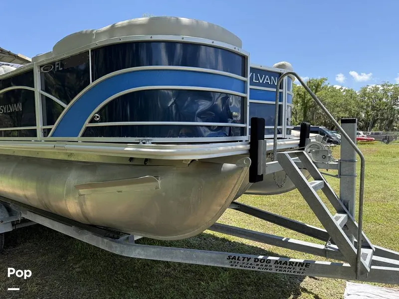 Slide: The Image of Sylvan Mirage 8520 Cruise-N-Fish 2019 - 15683351