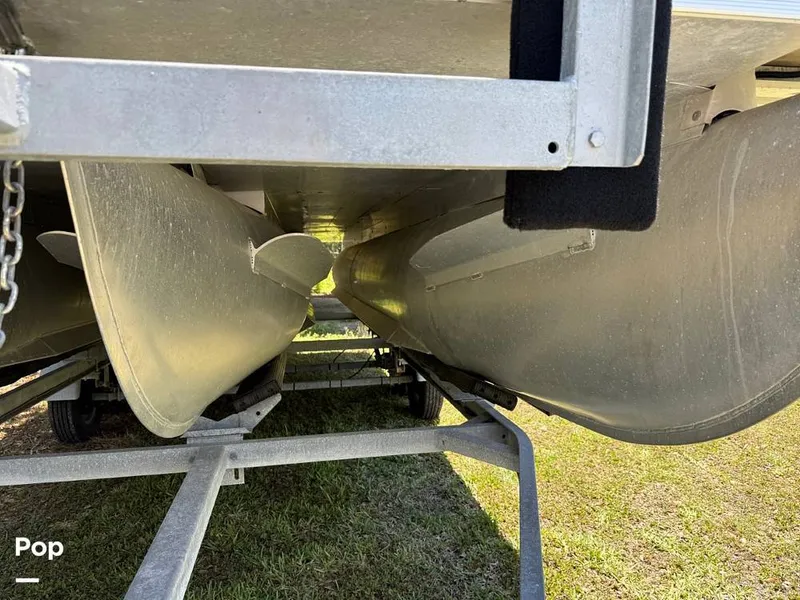 Slide: The Image of Sylvan Mirage 8520 Cruise-N-Fish 2019 - 15473446