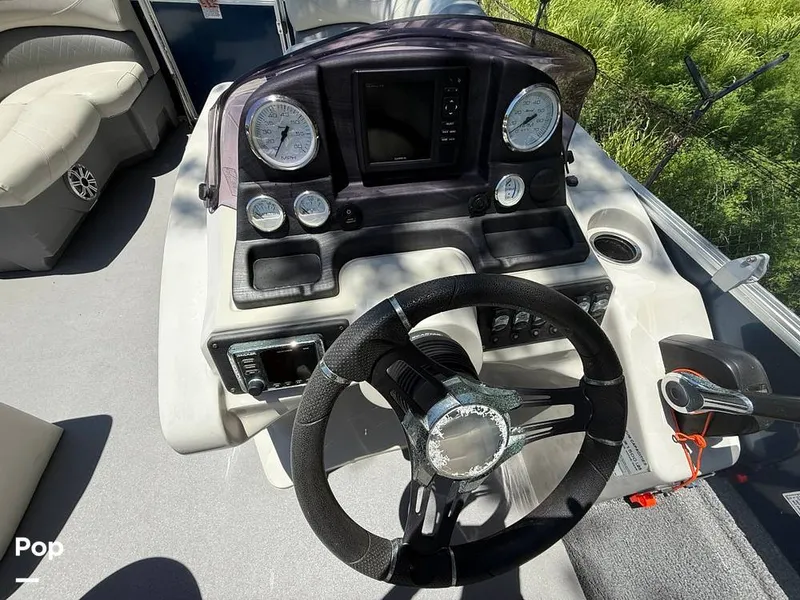 Slide: The Image of Sylvan Mirage 8520 Cruise-N-Fish 2019 - 15473456