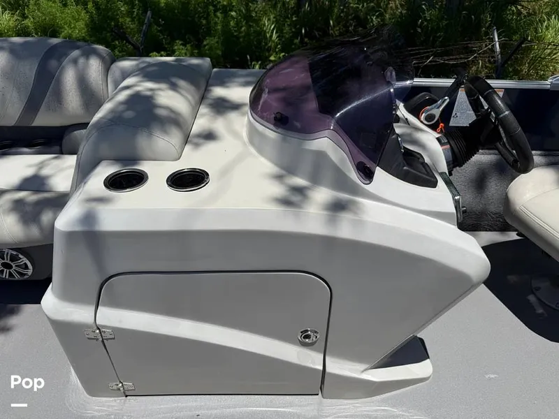 Slide: The Image of Sylvan Mirage 8520 Cruise-N-Fish 2019 - 15473459