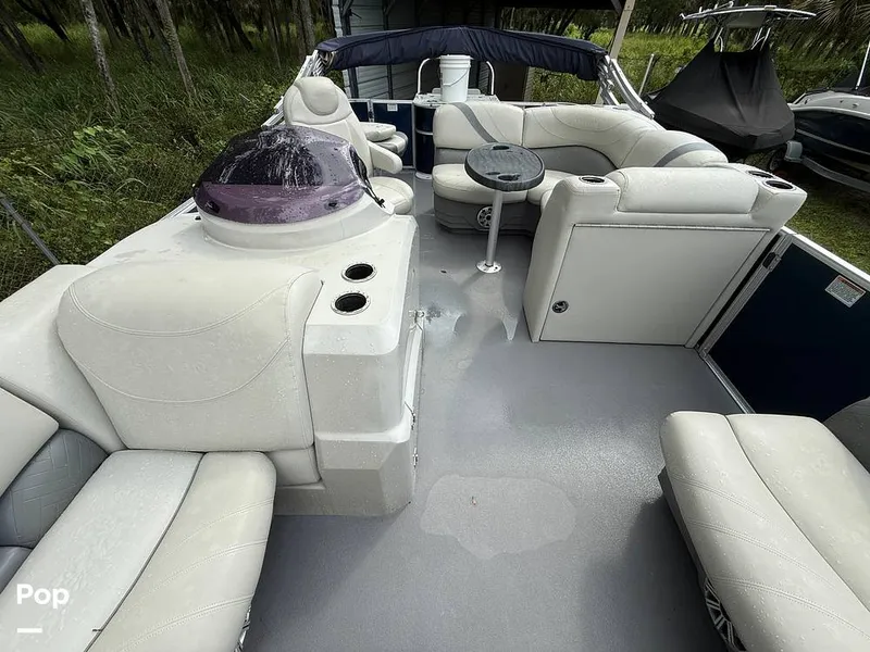 Slide: The Image of Sylvan Mirage 8520 Cruise-N-Fish 2019 - 15833672