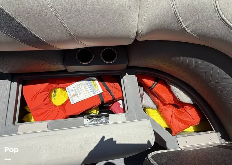 Slide: The Image of Sylvan Mirage 8520 Cruise-N-Fish 2019 - 15473479