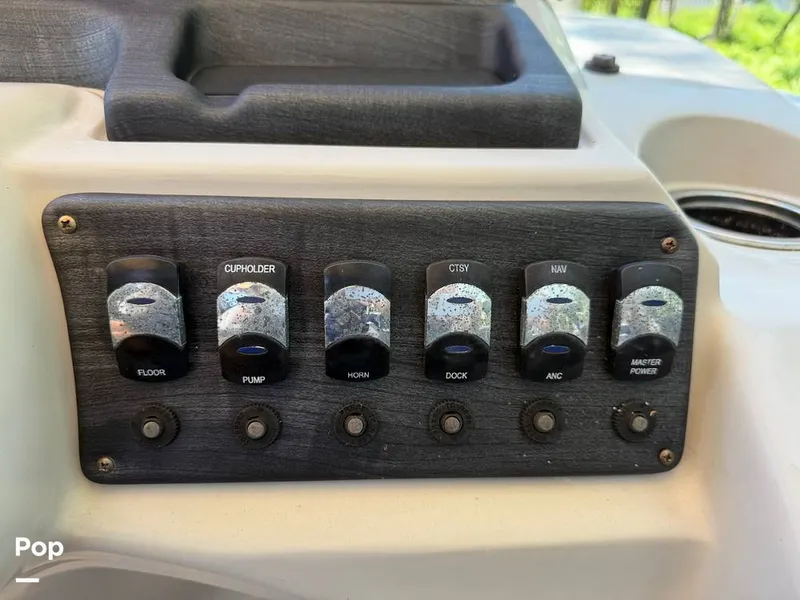 Slide: The Image of Sylvan Mirage 8520 Cruise-N-Fish 2019 - 15473500