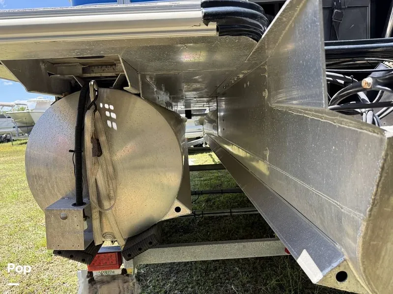 Slide: The Image of Sylvan Mirage 8520 Cruise-N-Fish 2019 - 15473510