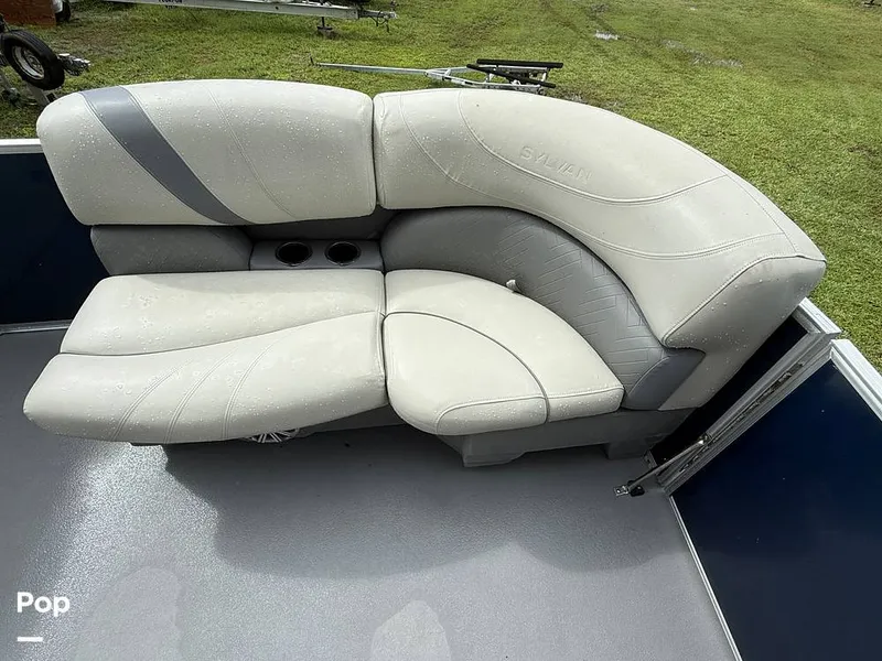 Slide: The Image of Sylvan Mirage 8520 Cruise-N-Fish 2019 - 15833674