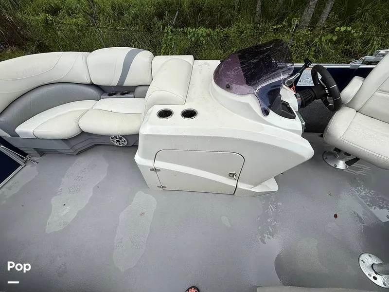 Slide: The Image of Sylvan Mirage 8520 Cruise-N-Fish 2019 - 15833678