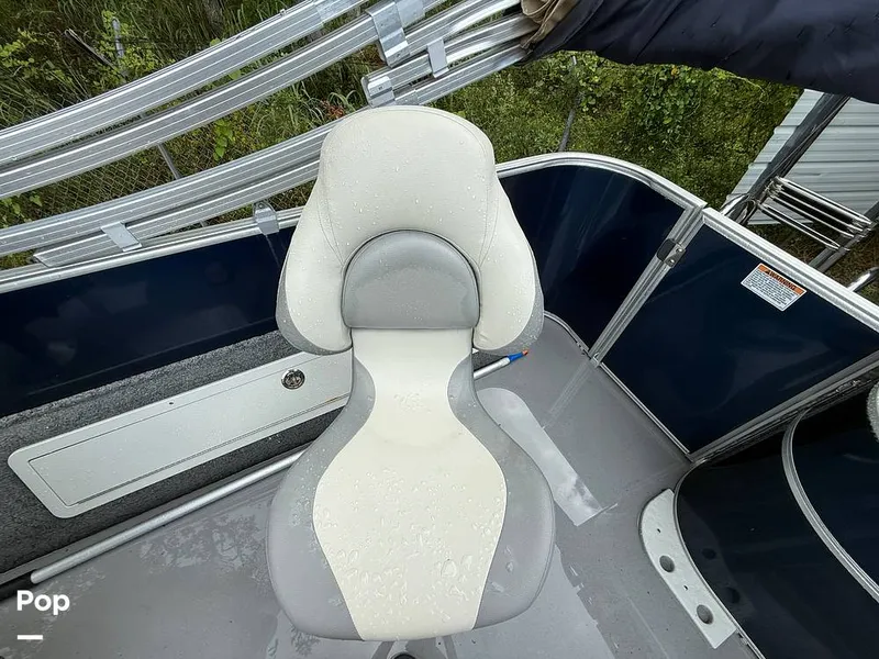 Slide: The Image of Sylvan Mirage 8520 Cruise-N-Fish 2019 - 15833683