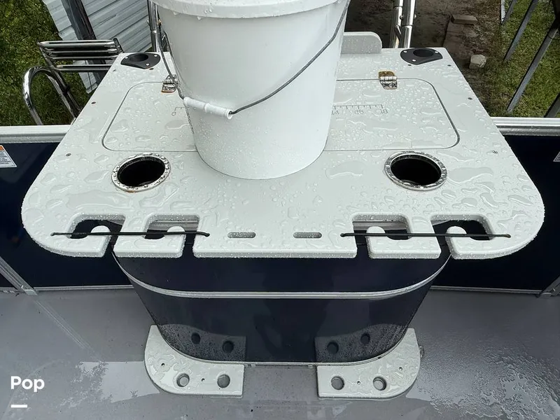 Slide: The Image of Sylvan Mirage 8520 Cruise-N-Fish 2019 - 15833685