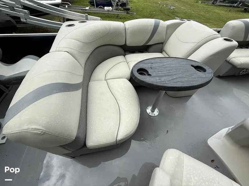 Slide: The Image of Sylvan Mirage 8520 Cruise-N-Fish 2019 - 15833686