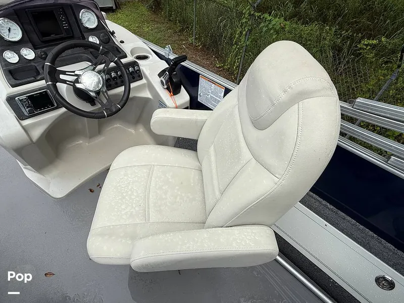 Slide: The Image of Sylvan Mirage 8520 Cruise-N-Fish 2019 - 15833687