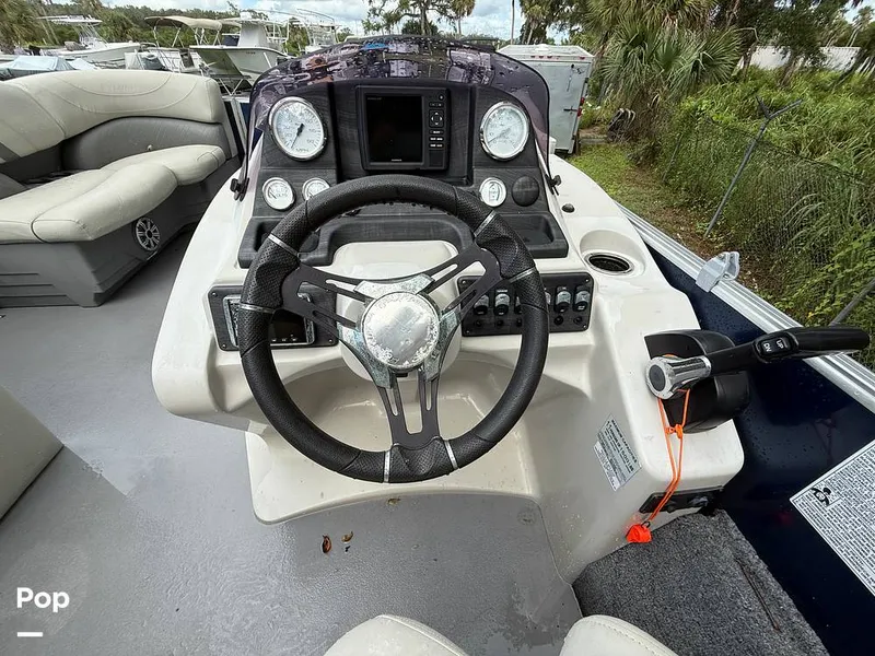 Slide: The Image of Sylvan Mirage 8520 Cruise-N-Fish 2019 - 15833690