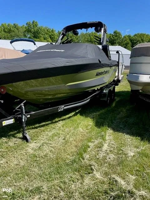 Slide: The Image of Mastercraft XT21 2022 - 15675379