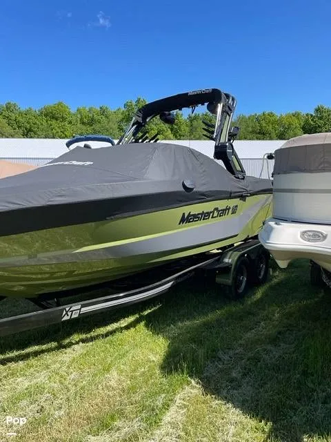 Slide: The Image of Mastercraft XT21 2022 - 15675380