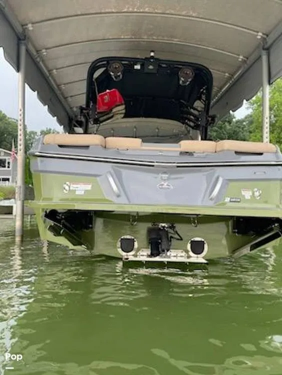 Slide: The Image of Mastercraft XT21 2022 - 15452043