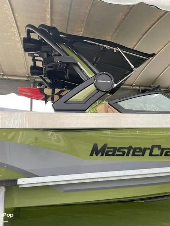 Slide: The Image of Mastercraft XT21 2022 - 15452044