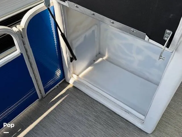 Slide: The Image of Godfrey Sweetwater 2286SB 2022 - 15351879