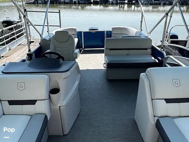 Slide: The Image of Godfrey Sweetwater 2286SB 2022 - 15351891