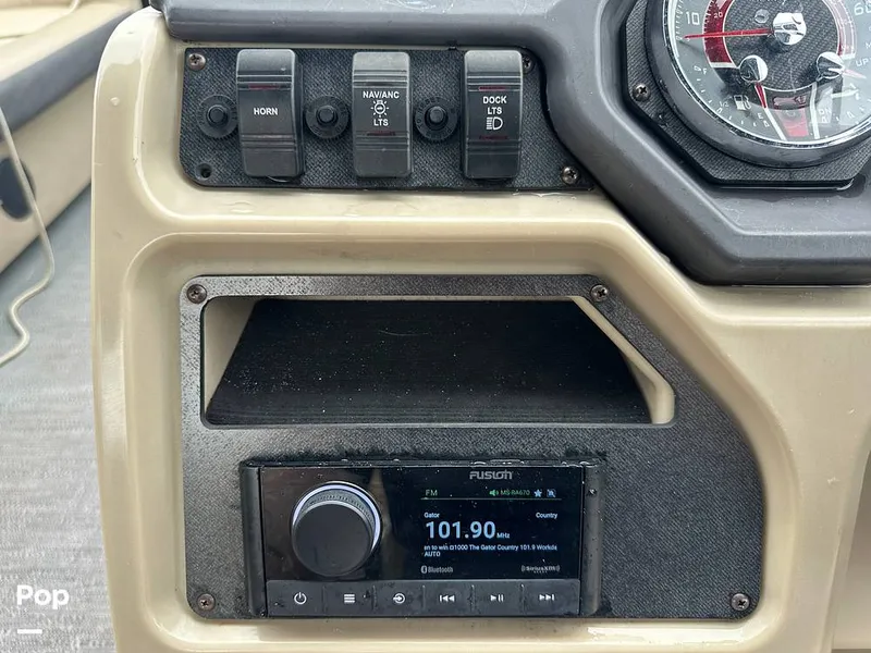 Slide: The Image of Godfrey Sweetwater 2286 2023 - 15458884